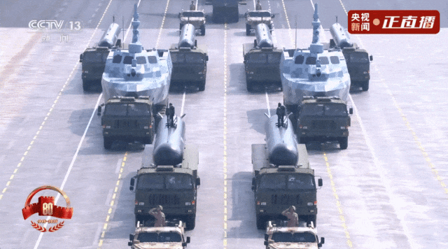 中国军队“黑科技”重磅曝光！机器狼、无人潜航器、察打一体无人机